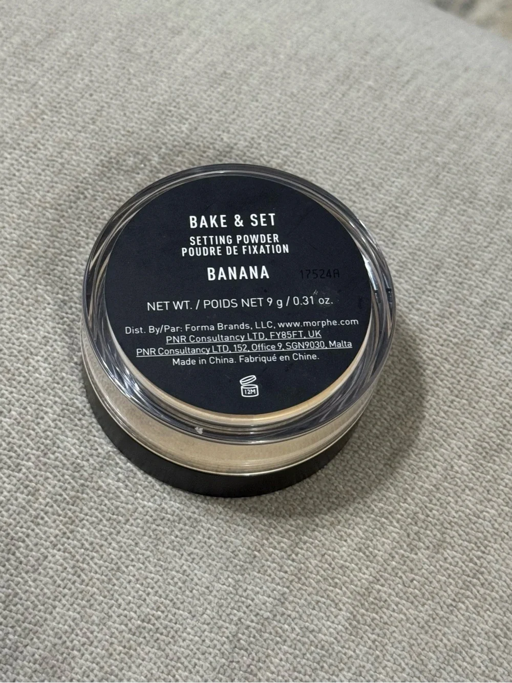 Morphe Loose Setting Powder - Black Lid with Cream Powder